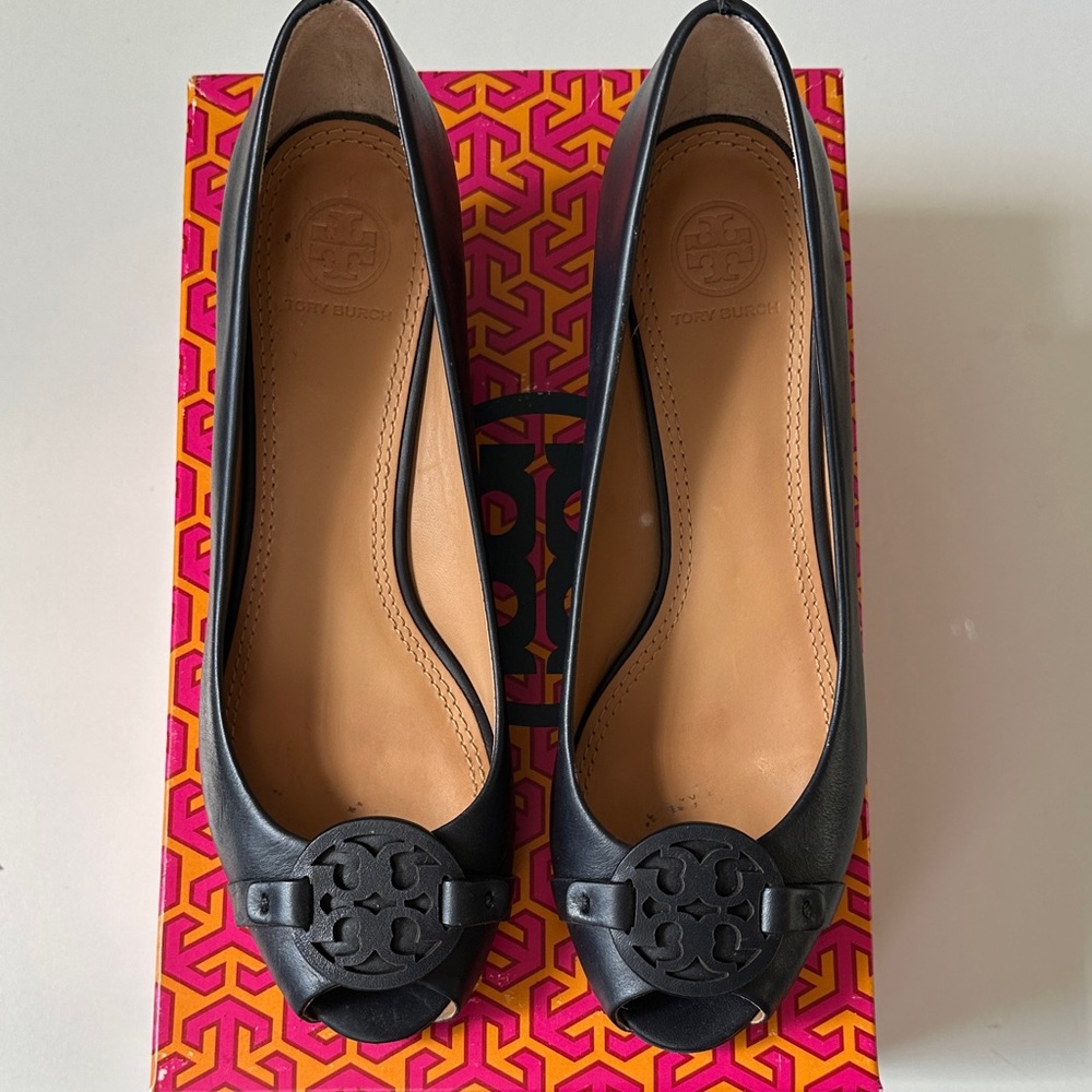 Tory Burch Gabriel Open Toe 45MM Navy Peep-Toe Heels size 8